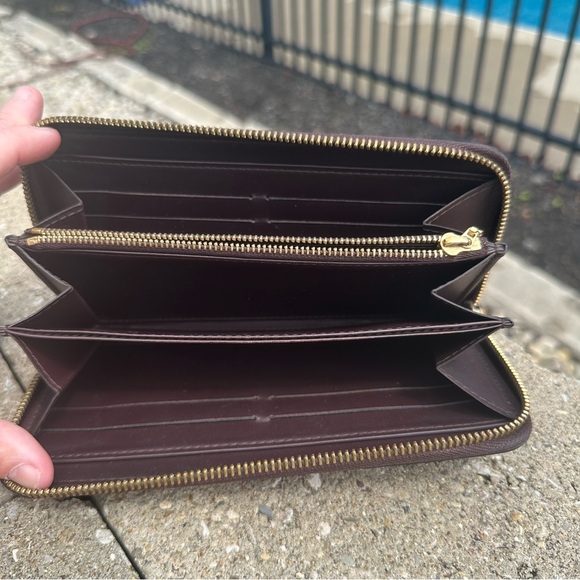 Louis Vuitton Brown Vernis Zippy Wallet - Picture 8 of 12